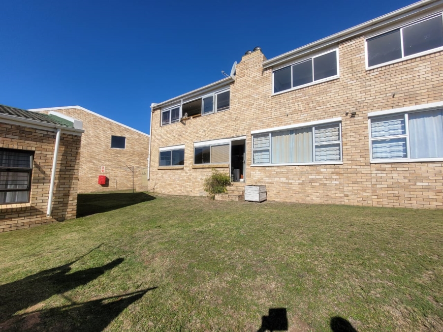 3 Bedroom Property for Sale in Wavecrest Eastern Cape